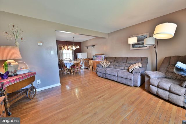 71 CEDARBROOK LN, Tuckerton, NJ 08087