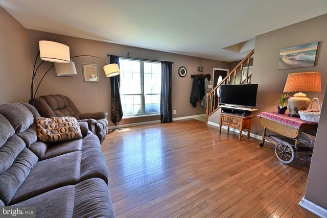 71 CEDARBROOK LN, Tuckerton, NJ 08087