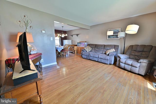 71 CEDARBROOK LN, Tuckerton, NJ 08087