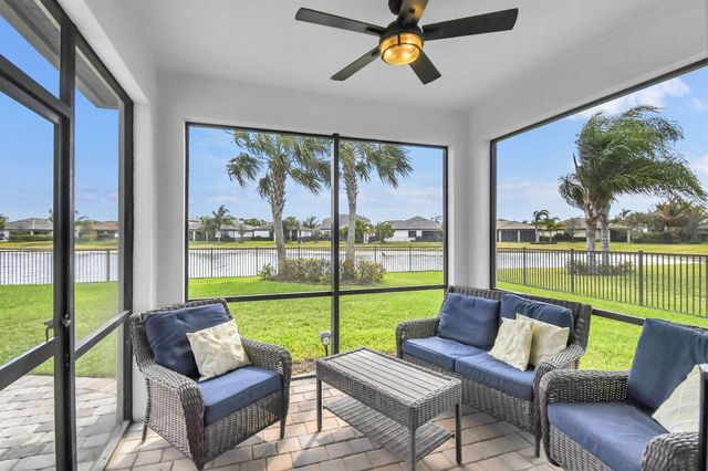 479 SE Vallarta Drive, Port St. Lucie, FL 34984
