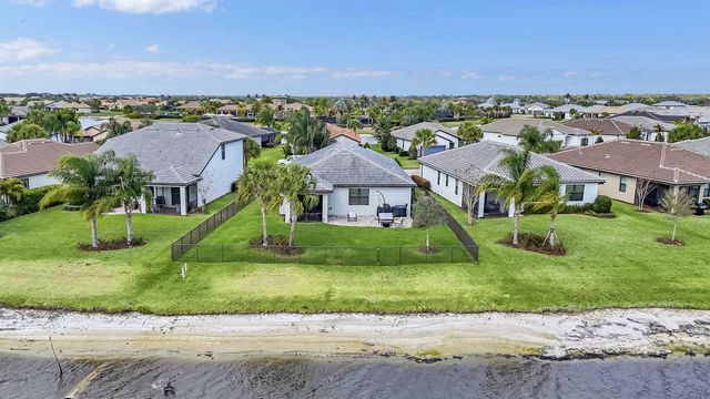 479 SE Vallarta Drive, Port St. Lucie, FL 34984