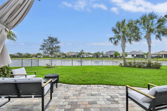 479 SE Vallarta Drive, Port St. Lucie, FL 34984