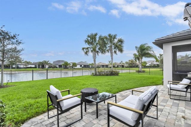 479 SE Vallarta Drive, Port St. Lucie, FL 34984