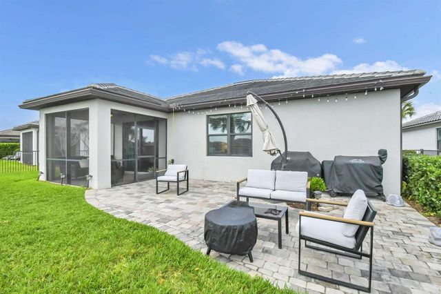 479 SE Vallarta Drive, Port St. Lucie, FL 34984