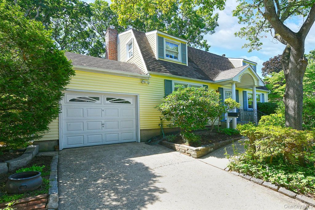 20 Brook Lane, Smithtown, NY 11787 — photo 5