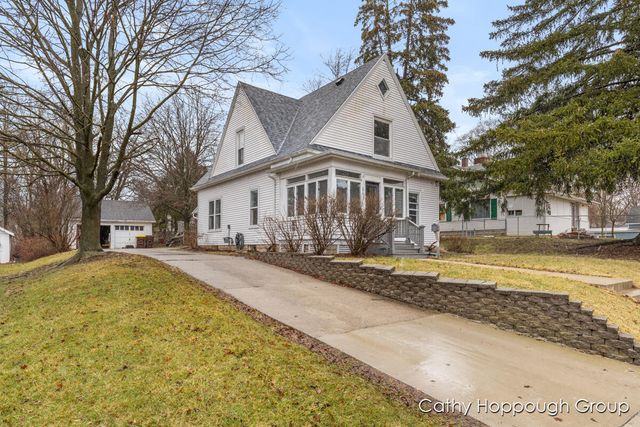 442 E Jones Street, Ionia, MI 48846