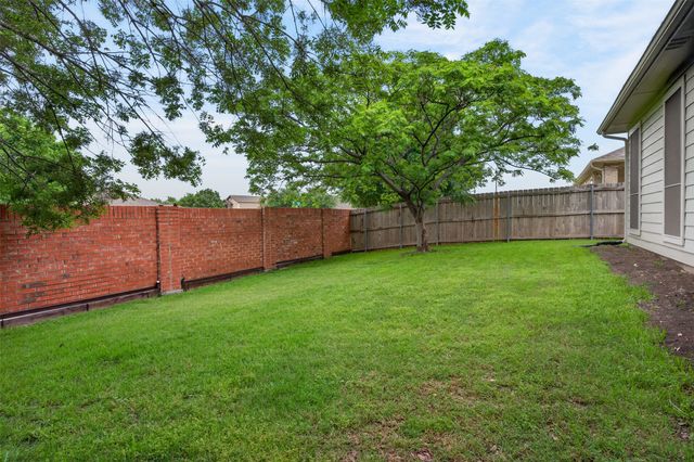 1240 Sweetwater Drive, Burleson, TX 76028