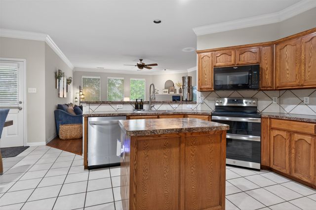 1240 Sweetwater Drive, Burleson, TX 76028