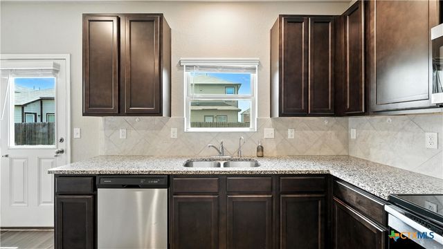2513 Marty Way, Seguin, TX 78155