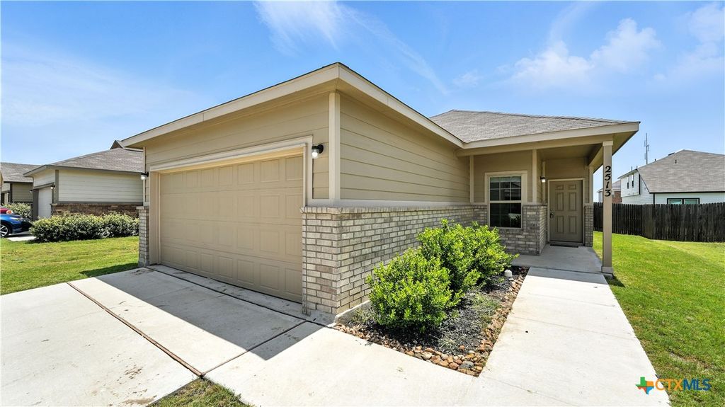2513 Marty Way, Seguin, TX 78155
