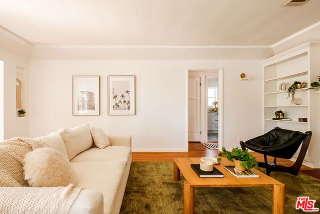 239 W Fairview Boulevard, Inglewood, CA 90302