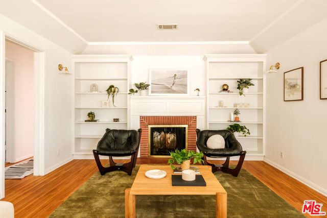 239 W Fairview Boulevard, Inglewood, CA 90302