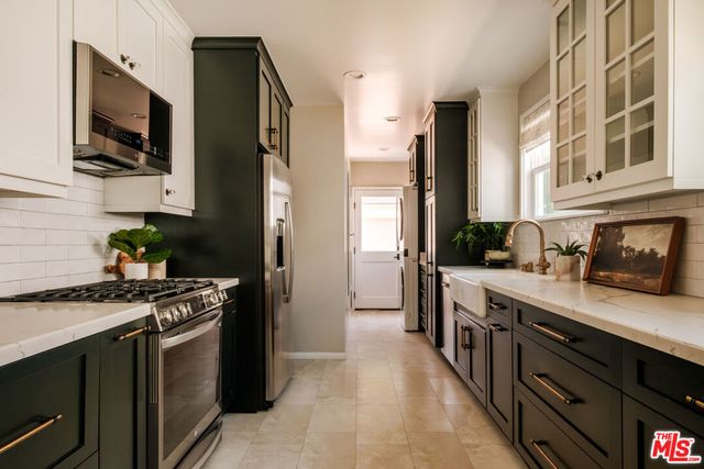 239 W Fairview Boulevard, Inglewood, CA 90302