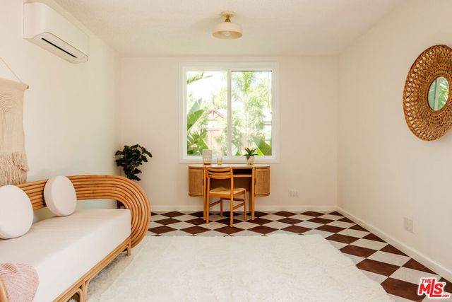239 W Fairview Boulevard, Inglewood, CA 90302