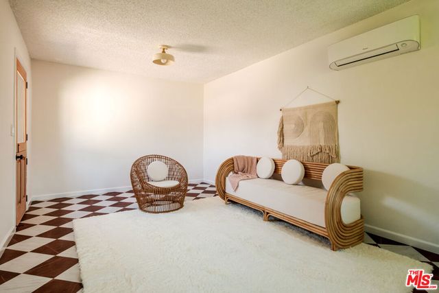 239 W Fairview Boulevard, Inglewood, CA 90302