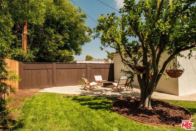 239 W Fairview Boulevard, Inglewood, CA 90302