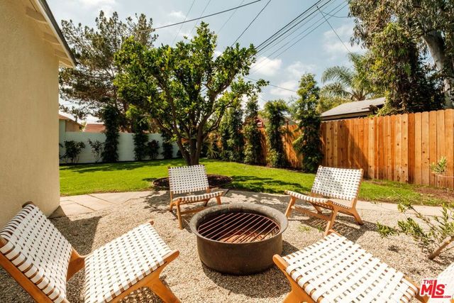 239 W Fairview Boulevard, Inglewood, CA 90302