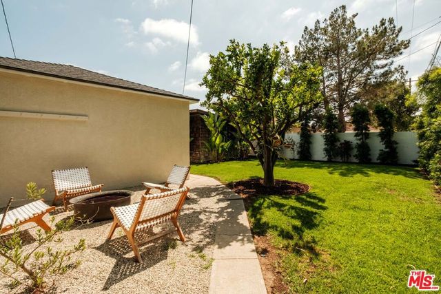 239 W Fairview Boulevard, Inglewood, CA 90302