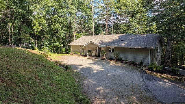 5302 Summerwood Lane, Young Harris, GA 30582