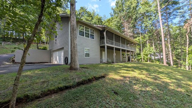 5302 Summerwood Lane, Young Harris, GA 30582
