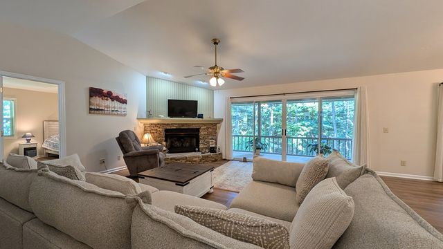 5302 Summerwood Lane, Young Harris, GA 30582