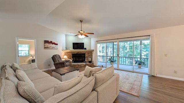 5302 Summerwood Lane, Young Harris, GA 30582