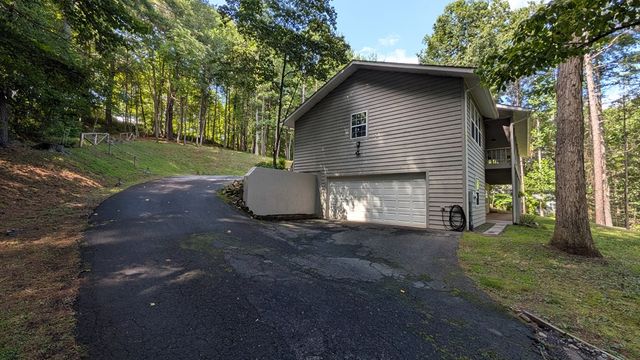 5302 Summerwood Lane, Young Harris, GA 30582