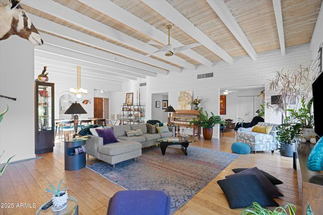 6839 N 18TH Street, Phoenix, AZ 85016