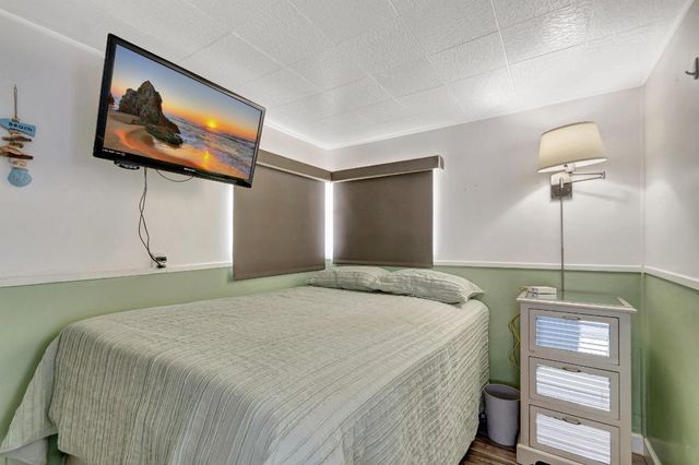 18 Juniper Drive J, Briny Breezes, FL 33435