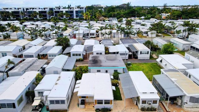 18 Juniper Drive J, Briny Breezes, FL 33435