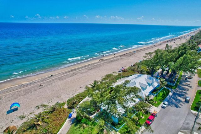 18 Juniper Drive J, Briny Breezes, FL 33435