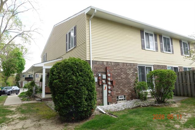 24459 QUAD PARK Lane, Clinton Twp, MI 48035