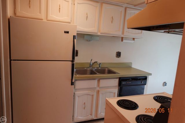 24459 QUAD PARK Lane, Clinton Twp, MI 48035