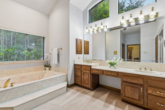 950 Willow Court, Fairview, TX 75069