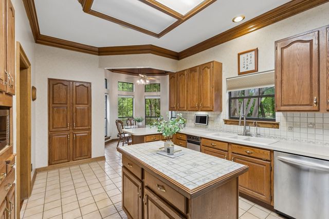 950 Willow Court, Fairview, TX 75069