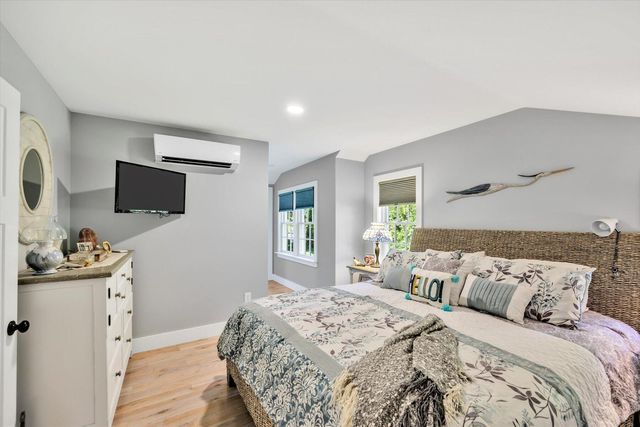 68 Loring Avenue, West Dennis, MA 02670