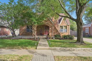 1915 S Delaware Place, Tulsa, OK 74104