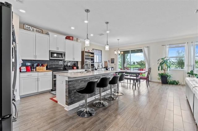 11819 IMAGINARY WAY, Orlando, FL 32832