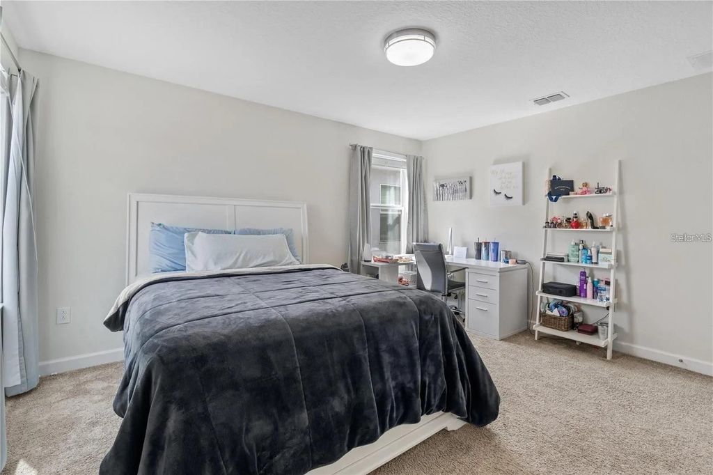 Image 26 of property listing at 11819 IMAGINARY WAY, Orlando, FL 32832