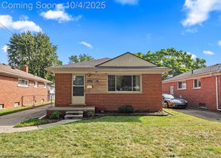 8282 Nightingale Street, Dearborn Heights, MI 48127