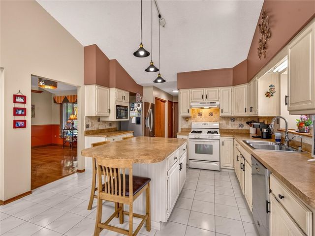 143 Lambton Circle, Greece, NY 14626