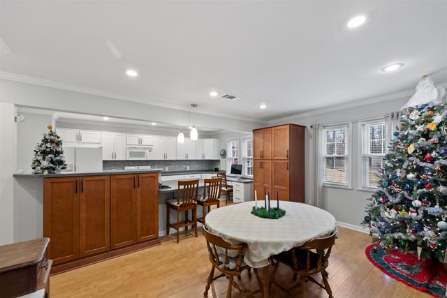 9399 WOODCUTTER CV, Lakeland, TN 38002