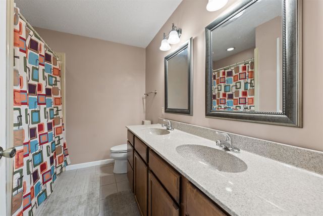 9399 WOODCUTTER CV, Lakeland, TN 38002