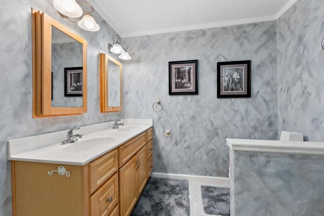 9399 WOODCUTTER CV, Lakeland, TN 38002