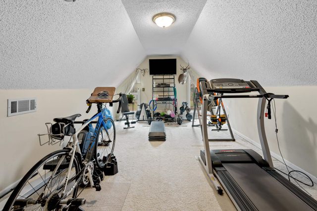 9399 WOODCUTTER CV, Lakeland, TN 38002