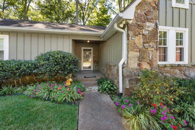 9399 WOODCUTTER CV, Lakeland, TN 38002