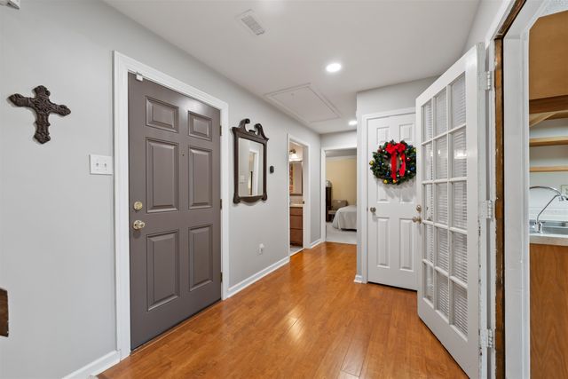 9399 WOODCUTTER CV, Lakeland, TN 38002