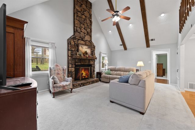 9399 WOODCUTTER CV, Lakeland, TN 38002