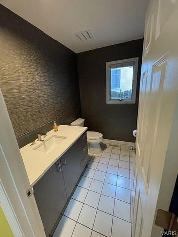 9844 Oak Haven Avenue, St Louis, MO 63119