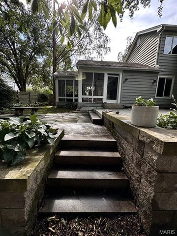 9844 Oak Haven Avenue, St Louis, MO 63119